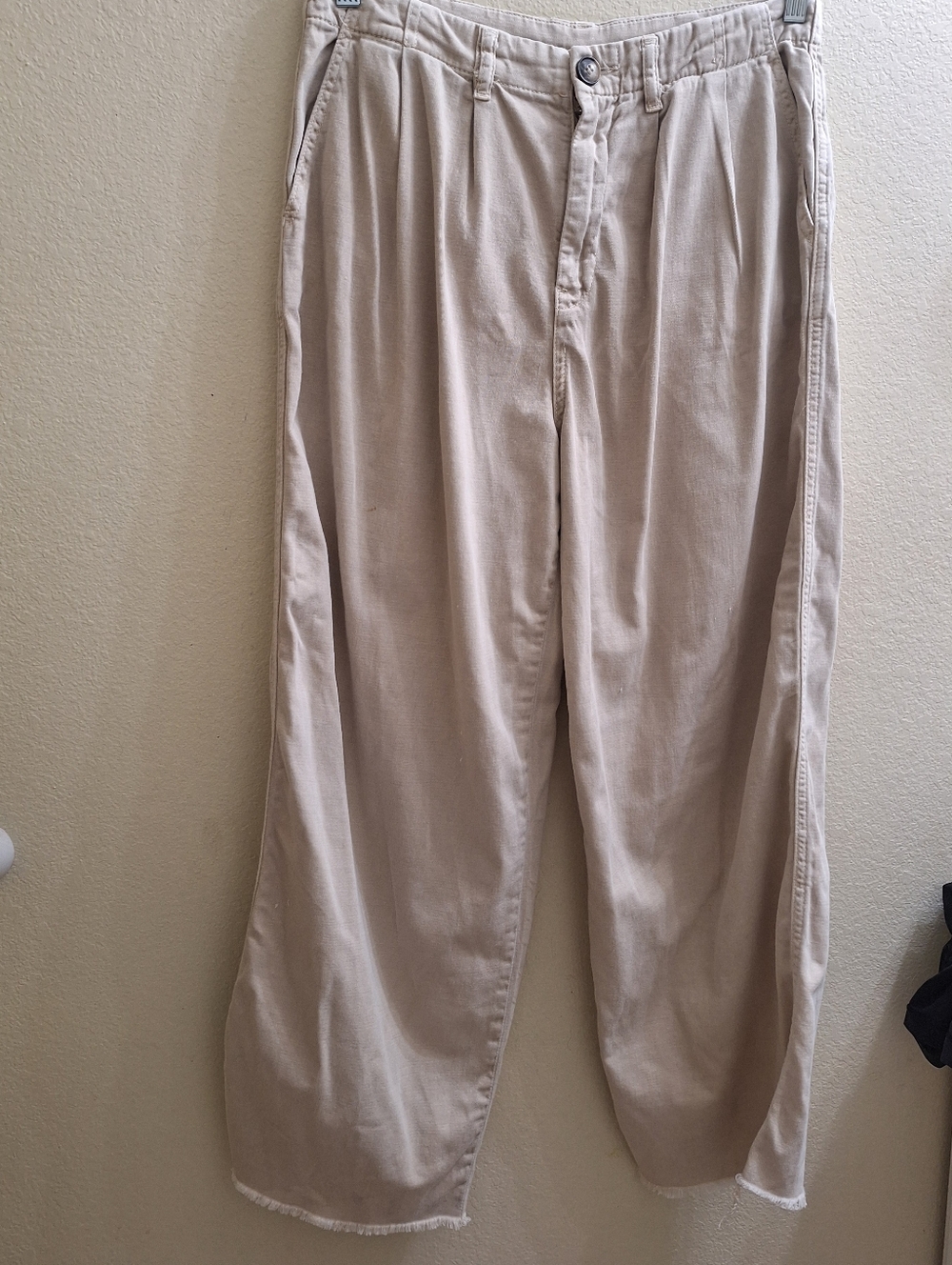 Free People Oversized Chinos Size 4  Neutral Cropped Raw Hem Relaxed Fit Boho